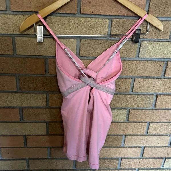 Lululemon Criss Cross Tank Light Pink Elastic Banded Size 6 - Image 2
