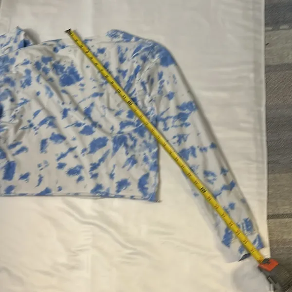 PINK Victoria’s Secret Long Sleeve Tie Dye Crop Top Blue/White L Casual Active - Image 9