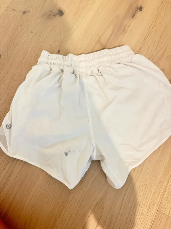 Lululemon Shorts Hotty Hot - Image 3