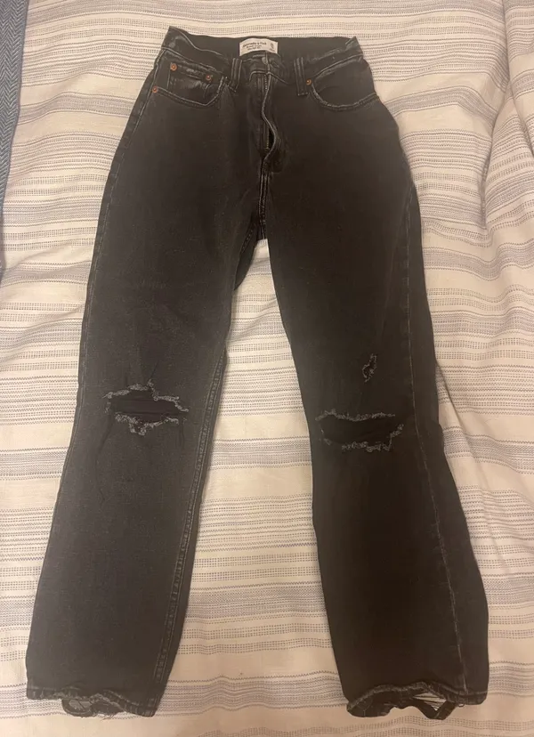 Abercrombie Ankle Straight Ultra High Rise Jeans - Image 3