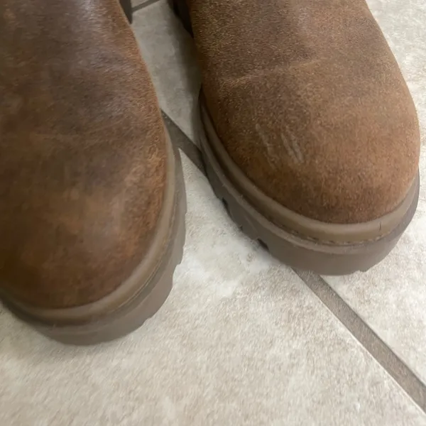 Banana Republic Womens Brown Suede Lug Sole Chelsea Boots Size 8.5 shimmer EUC - Image 5