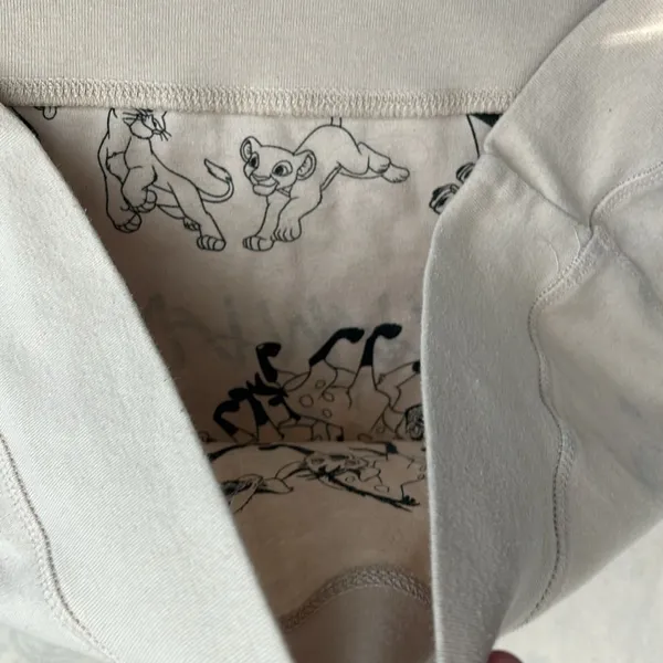 5/$30 🎈 Disney large lion king‎ sweatshirt - Image 5