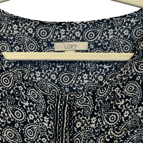 LOFT Romper Size 0 Blue White Paisley Print Long Sleeve‎ Roll Tab One Piece EUC - Image 4