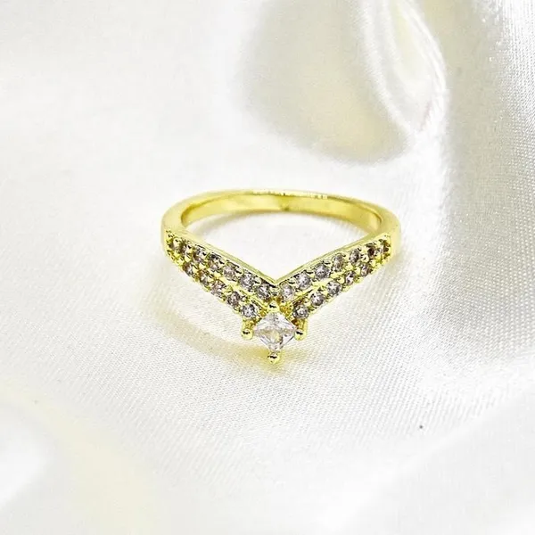 Regal Gold Chevron Ring - Image 5