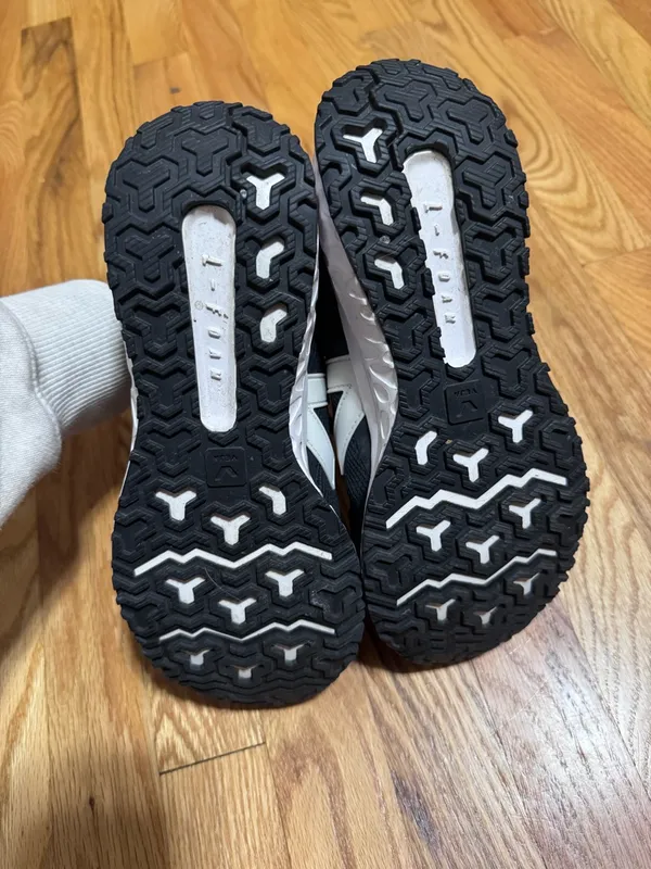 VEJA CONDOR MESH BLACK and WHITE Sneakers size 7 - Image 5