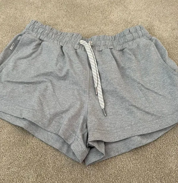 vuori super soft shorts xs - Image 2
