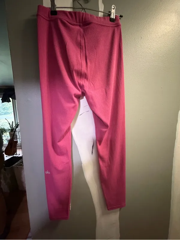 ALO Yoga Pink Ribbed Leggings - Image 3