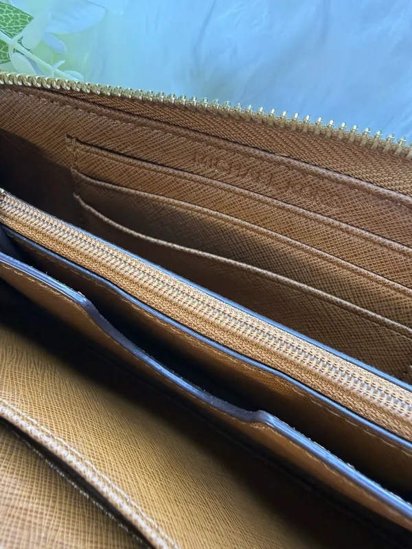 Michael Kors Wallet Brown Leather - Image 4