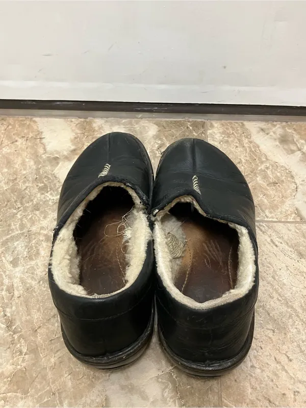 UGG Bettey Leather Slip On Clogs Mules Shoes 8 - Image 2