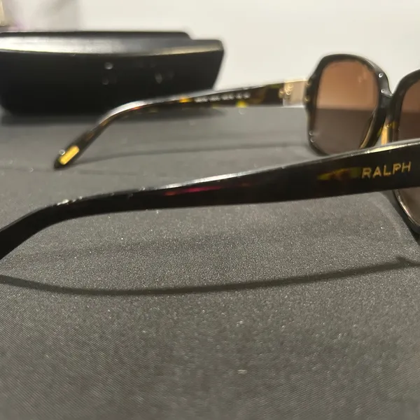 Ralph Lauren Brown Tortoiseshell Sunglasses Oversized Frame - Image 5