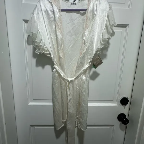 Vintage Ivory Satin Lace Trim Robe with Flutter Sleeves Romantic Bridal NWT S - Image 2