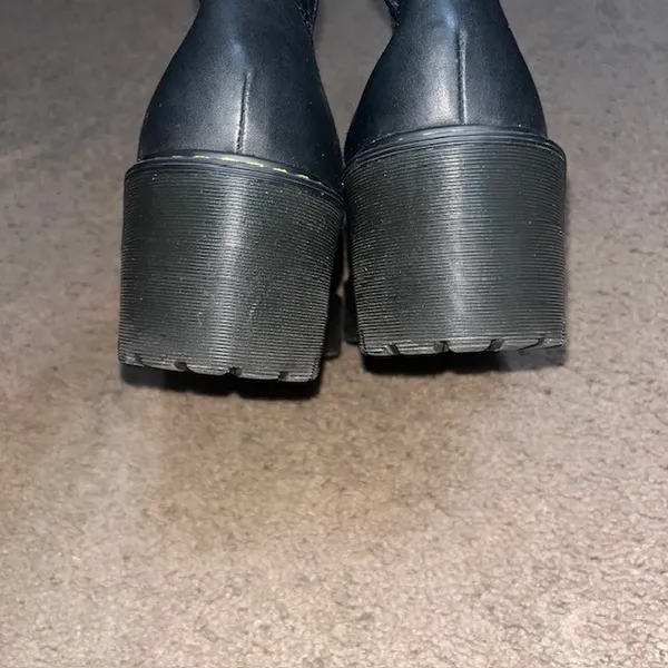 Dr.‎ Martens Rozalie Distressed Patent Heeled Chunky Chelsea Boots Black 9 - Image 6