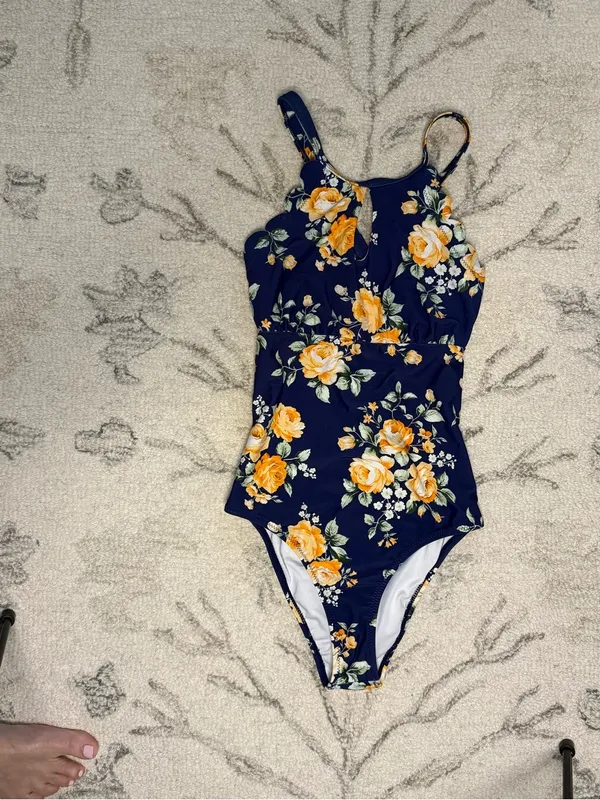 Cupshe Floral One-Piece Swimsuit – Navy & Yellow Rose Print – XS - Image 2