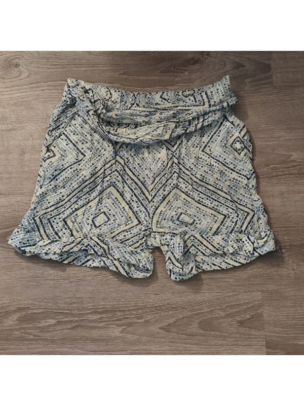 Free People Ivory Combo Rayon Cuffed Shorts Size Medium - Image 2