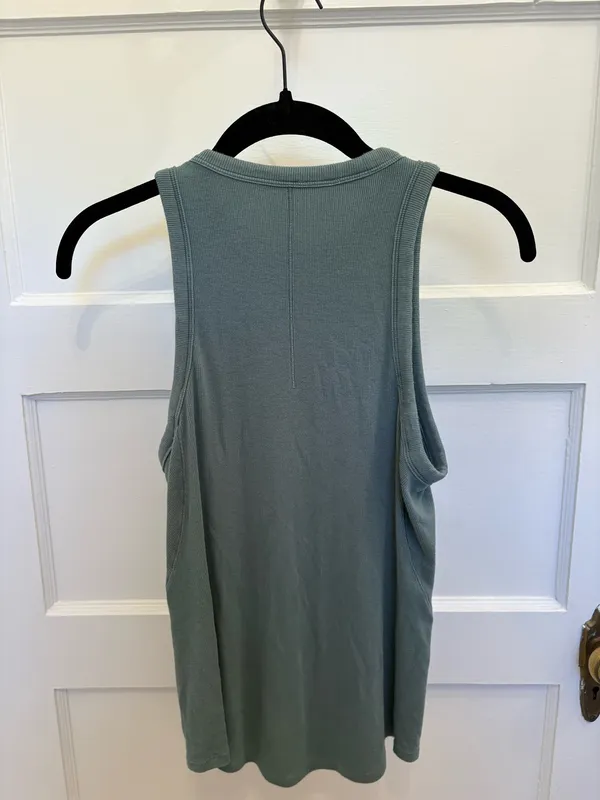 Lululemon Women’s Tank Top - Image 2