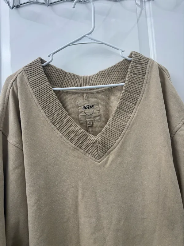 Aerie v neck sweatshirt - Image 2