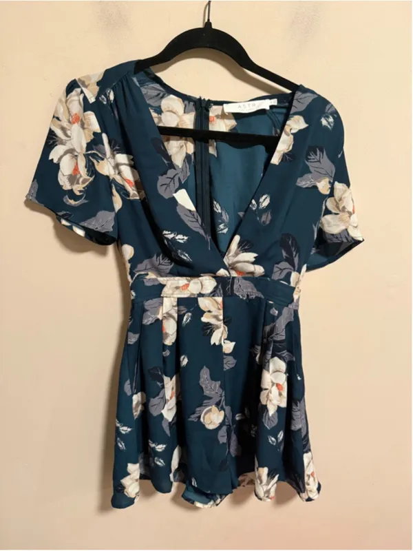ASTR The Label Teal Floral Print Romper Shorts- Size Small - Image 3