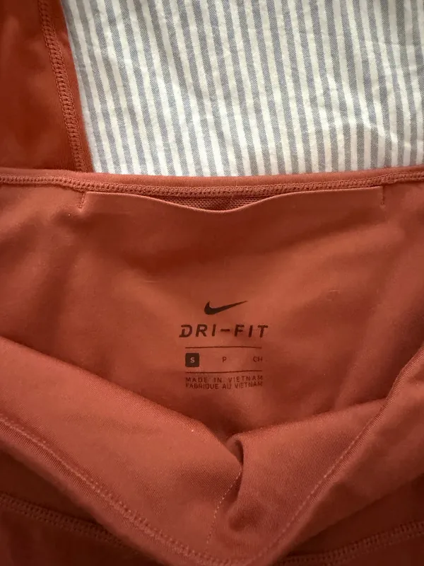 Nike Women’s Dri-Fit 3/4 Leggings Crop - Image 3