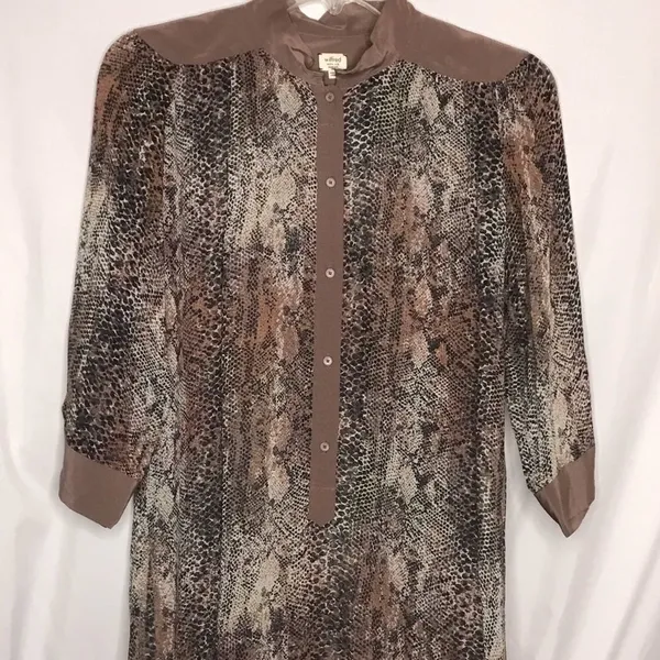 Wilfred Aritzia Silk High Low Reptile Print Top‎ - Image 3