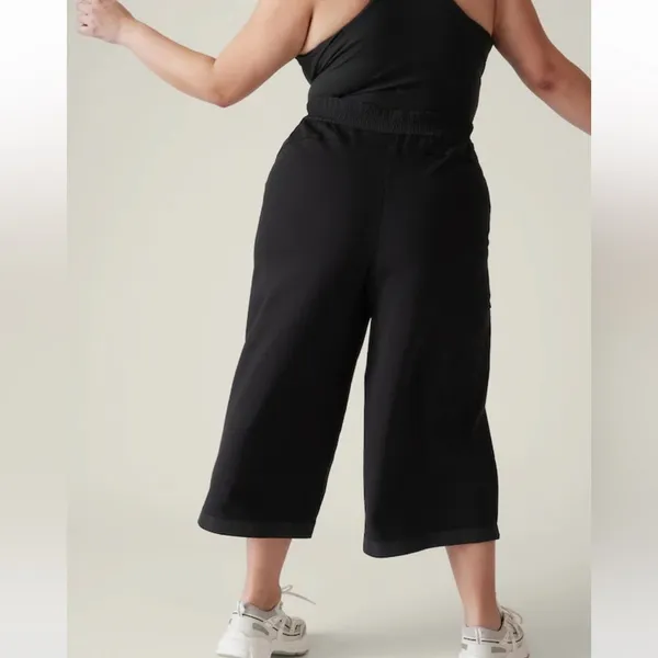 Athleta New Triumph Hybrid‎ Wide Crop Large - Image 5