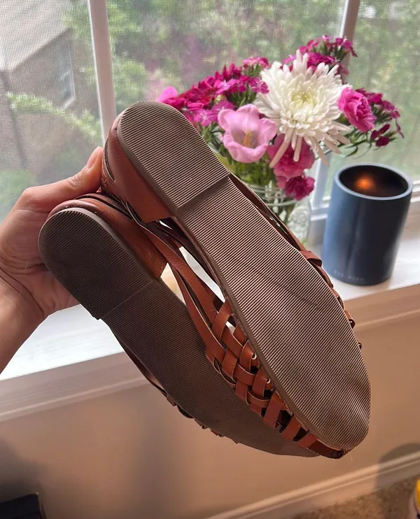 Old Navy Sandals - Image 3