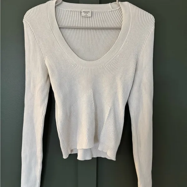 Abercrombie Ribbed cropped cream sweater - Image 2