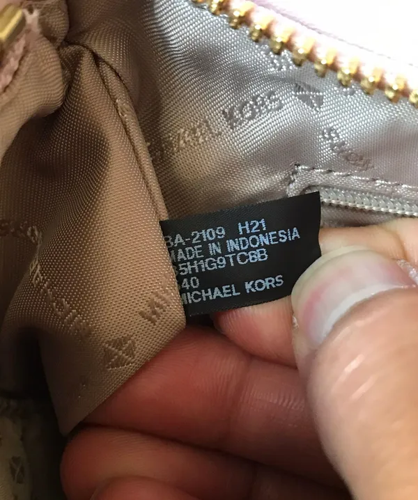 Michael Kors Purse - Image 11