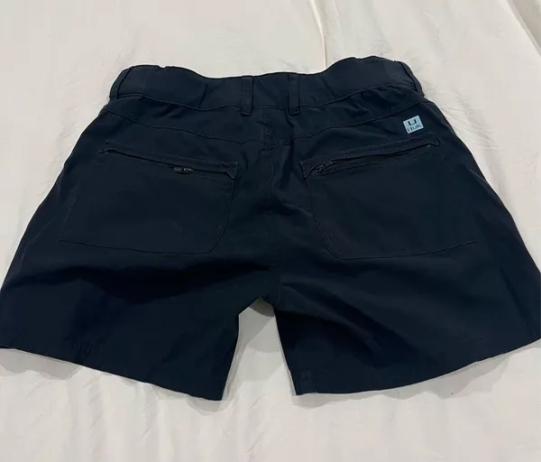 HUK Shorts Black Size M - Image 2