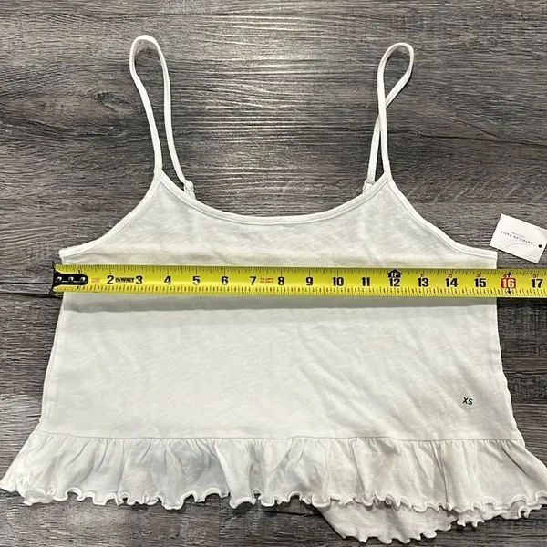 American Eagle NWT white crop tank with lettuce hem XS - Image 8