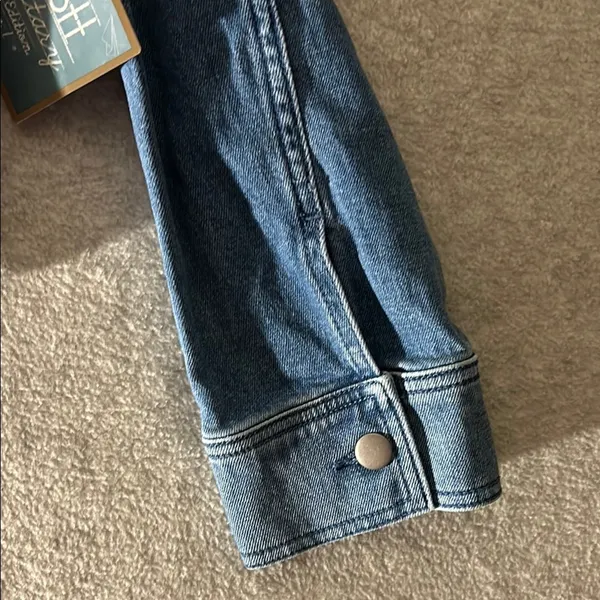 Abbott Elementary Teachers Edition‎ Vol 1 Denim Jacket Medium Wash XL 123-J178 - Image 6