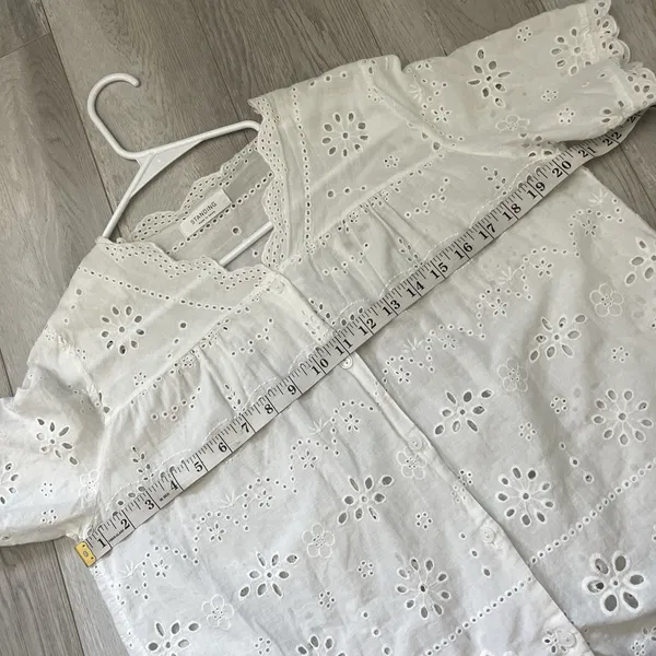 Eyelet Button Up Top short sleeve crop womens White medium boho euro cottagecore - Image 3