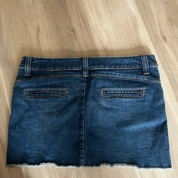 American Eagle denim frayed raw hem mini skirt size 12 - Image 7