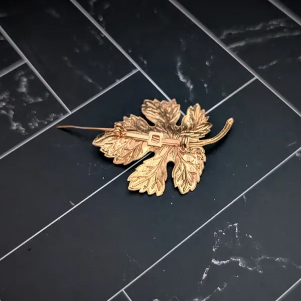 Vintage Brooch Large Fancy Statement Gold Tone Leaf - Fall / Autumn - 2" x 1.5" - Image 4