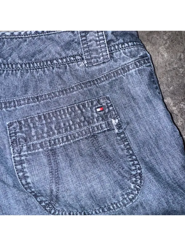 Tommy Hilfiger Shorts Size 10 - Image 4