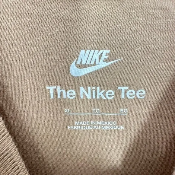 Nike Women's Size XL Brown Floral Graphic Tee Crewneck‎ Athleisure Sporty Casual - Image 4