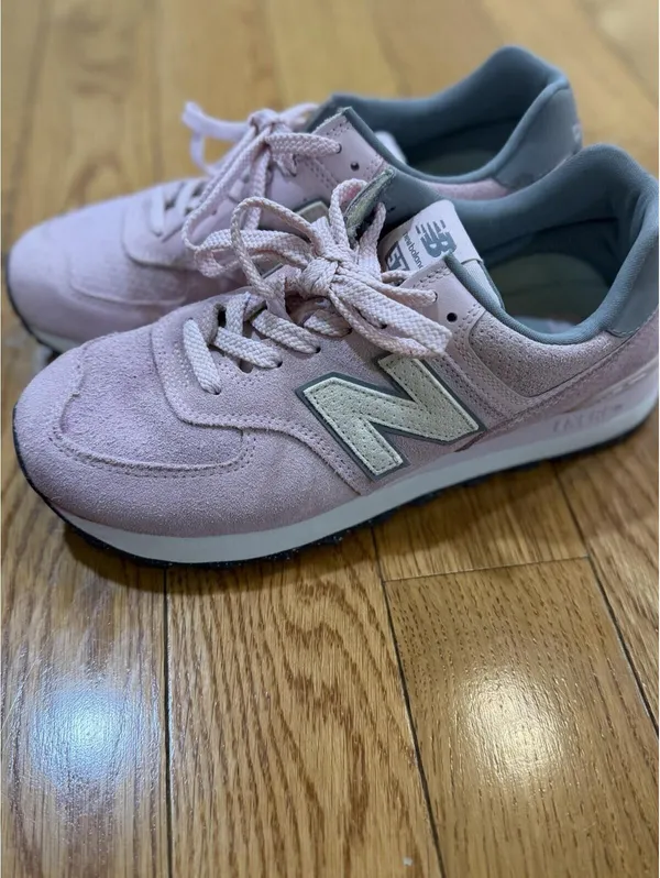 Size US 8.5 New Balance Classics 574 Women's Rose Sugar/Sea Salt Sneakers - Image 4