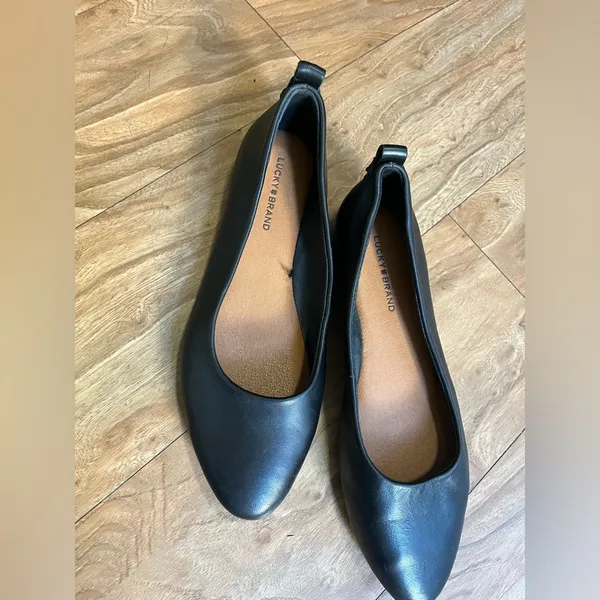 Lucky Brand Black Leather Flats - Image 4