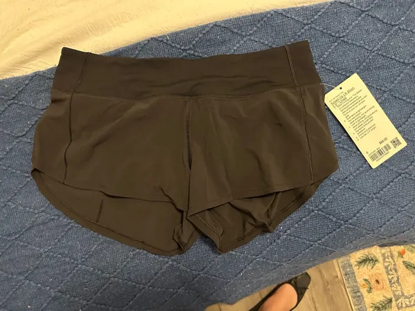 Lululemon Shorts Speed Up 2.5" - Image 3