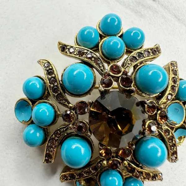 Chico's Faux Turquoise Rhinestone Brooch Pin Antique Gold Tone Signed ✨ - Image 3