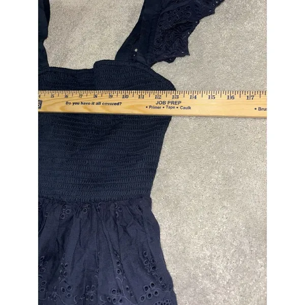 lulus‎ navy eyelet smocked dress tiered ruffles EUC - Image 3