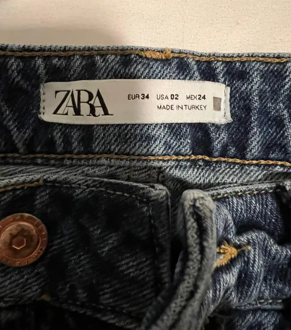 ZARA HIGH RISE BOYFRIEND JEANS - Image 4
