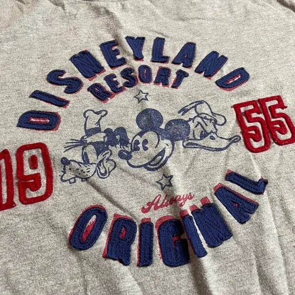 Disney Disneyland Resort Mickey Mouse Graphic T-Shirt Women's Medium Grey Cropped - Image 2