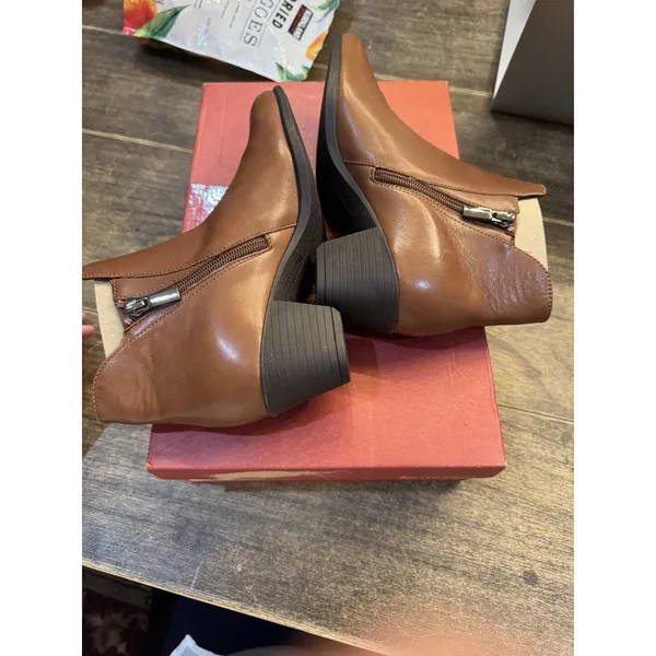 Munro Jackson Bootie in Cuero Leather Brown Size 7 Classic Side Zip - Image 6