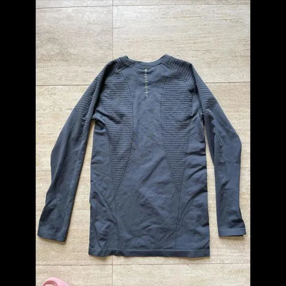 Second Skin Gray‎ Long Sleeve Athletic Top Women’s Size Large - Image 5