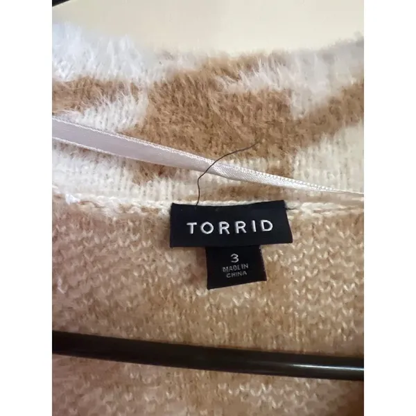 Torrid 3 houndstooth camel and ivory button up Sherpa jacket - Image 4