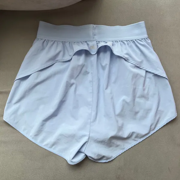 Alo Yoga Match Point Short Seashell Blue M - Image 6