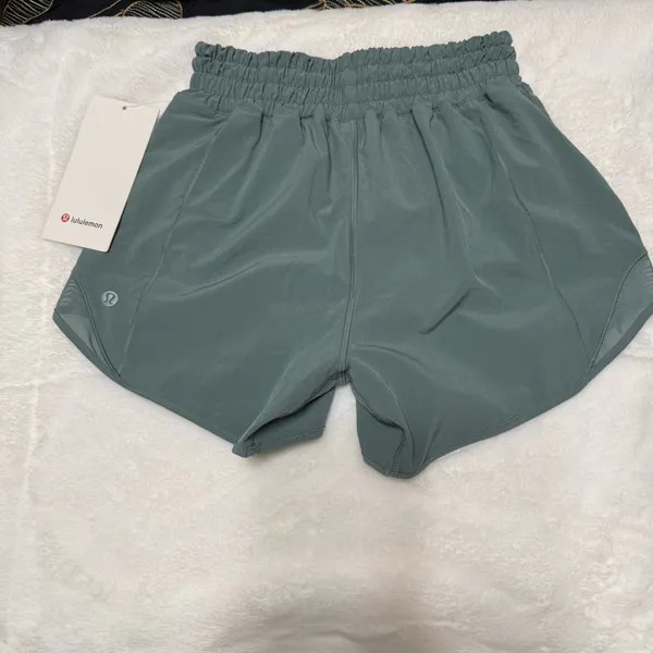 Lululemon Hotty Hot HR Short 4” Lined - Image 5