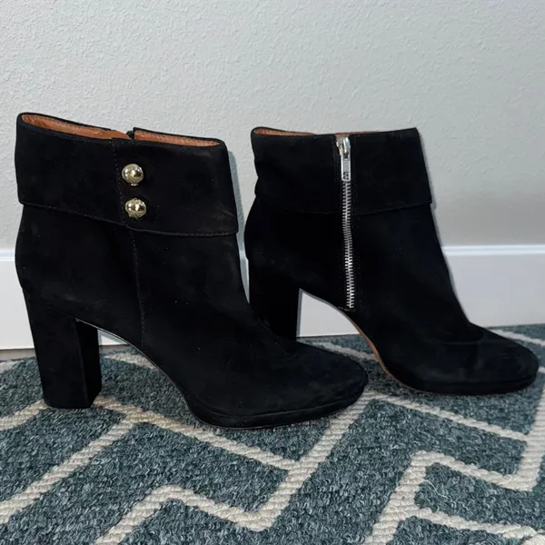Kate Spade Black Suede Ankle Boots Block Heel Gold Button Size 9.5 - Image 2