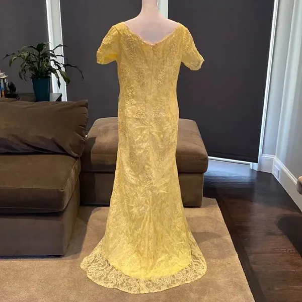 Women’s Yellow Lace Full Length Dress Mother of the Bride Small Train Size L - Image 5