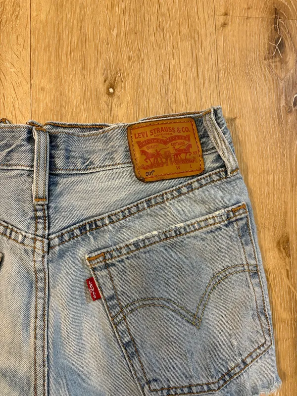 Levi’s Distressed Frayed Jean Shorts - Image 5